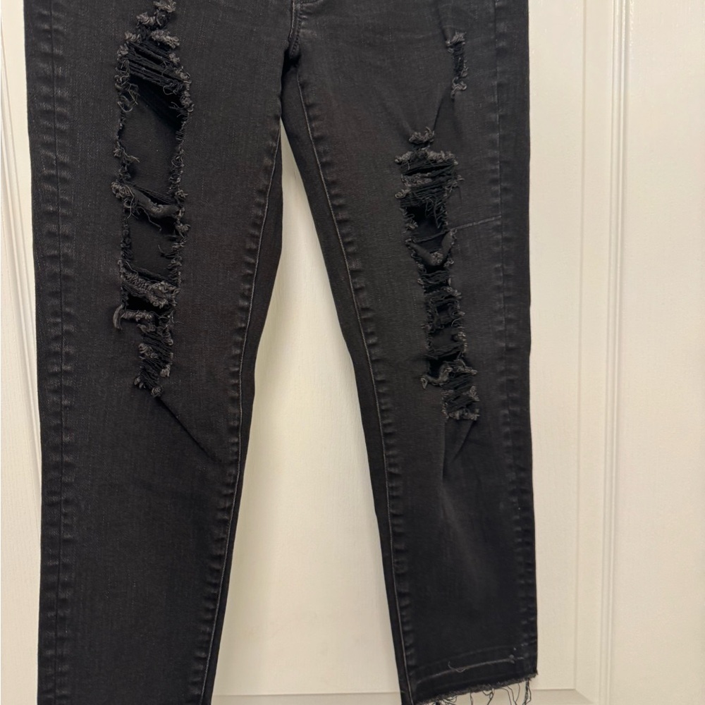 American Eagle Outfitters Black Distressed Skinny Jeans